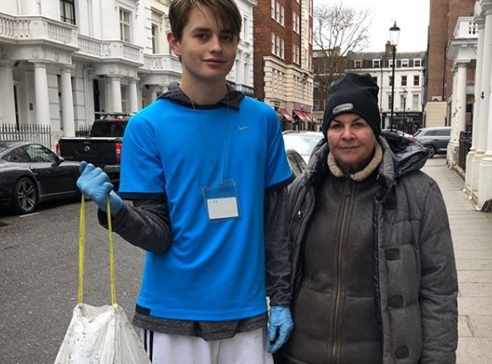 Plogging bizarre fitness trend