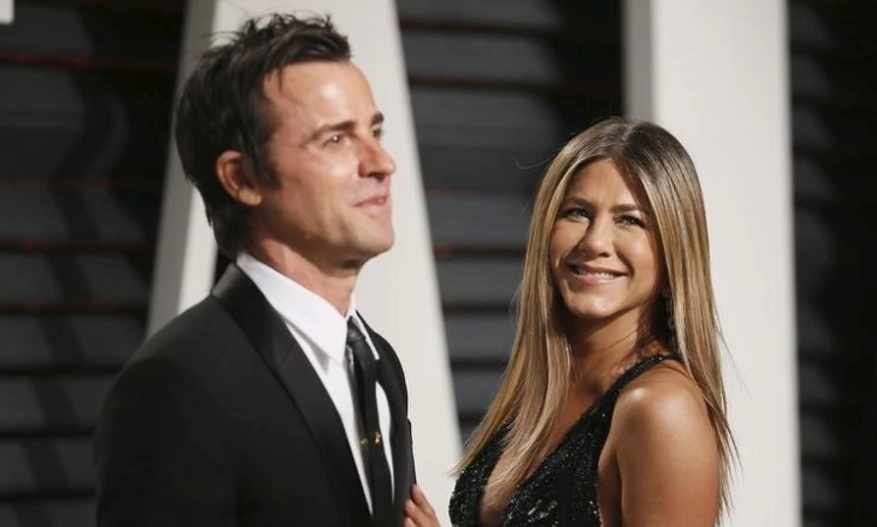 Jennifer Aniston Justin Theroux announce