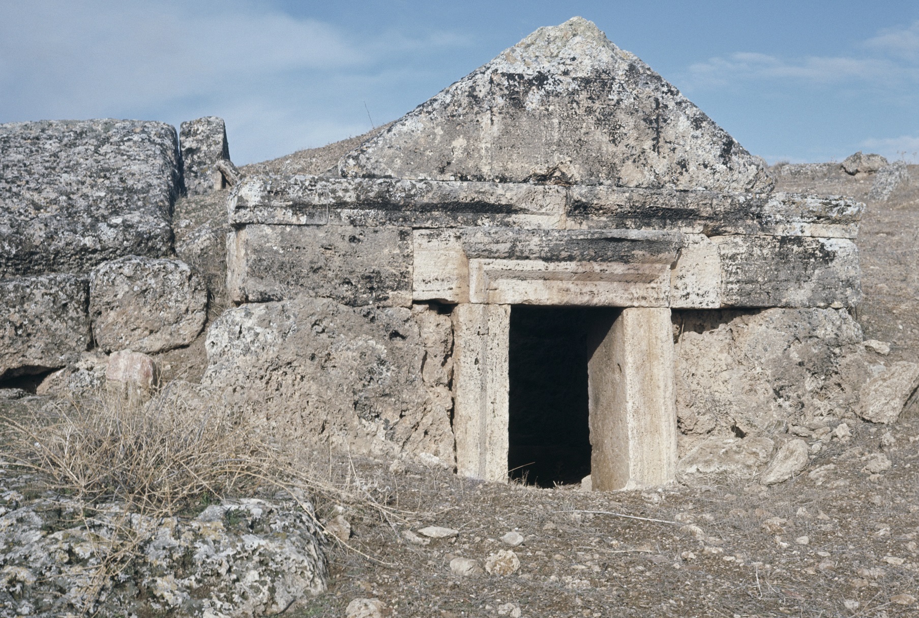 Scientists unravel 'Gate Hell' mystery