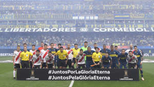 BUENOS AIRES, ARGENTINA - NOVEMBER 11: Players of River Plate and Boca Juniors pose prior the first leg match between Boca Juniors and River Plate as part of the Finals of Copa CONMEBOL Libertadores 2018 at Estadio Alberto J. Armando on November 11, 2018 in Buenos Aires, Argentina. The match was due to be played on November 10th and was rescheduled due to heavy storms in Buenos Aires.  (Photo by Jam Media/Getty Images)