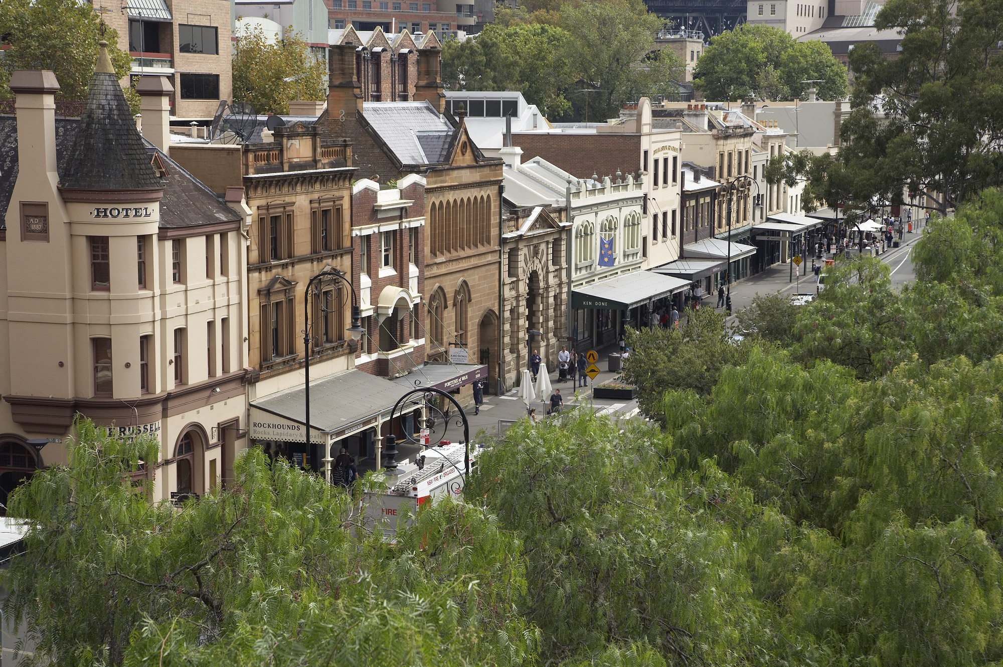 The Russell Hotel served as a hospital during deadly outbreaks of smallpox and bubonic plague, and later became a rooming house and hostel for sailors. It is said that room number eight is haunted by one of the seamen. Staff members have also claimed to have heard unexplained footsteps over creaky floors during the night.