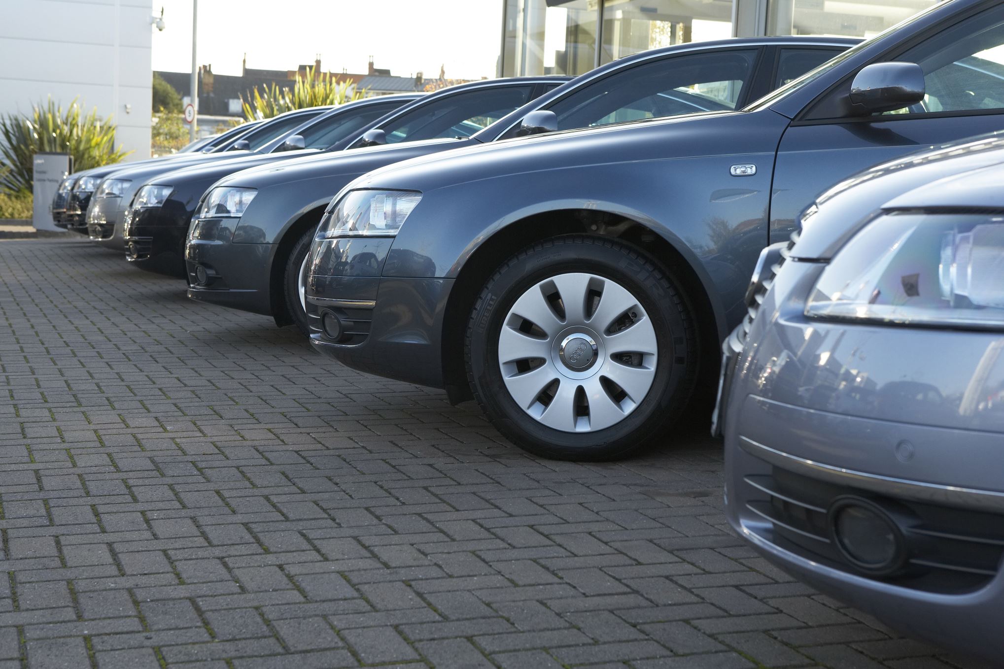Canadian auto sales soften: Scotiabank