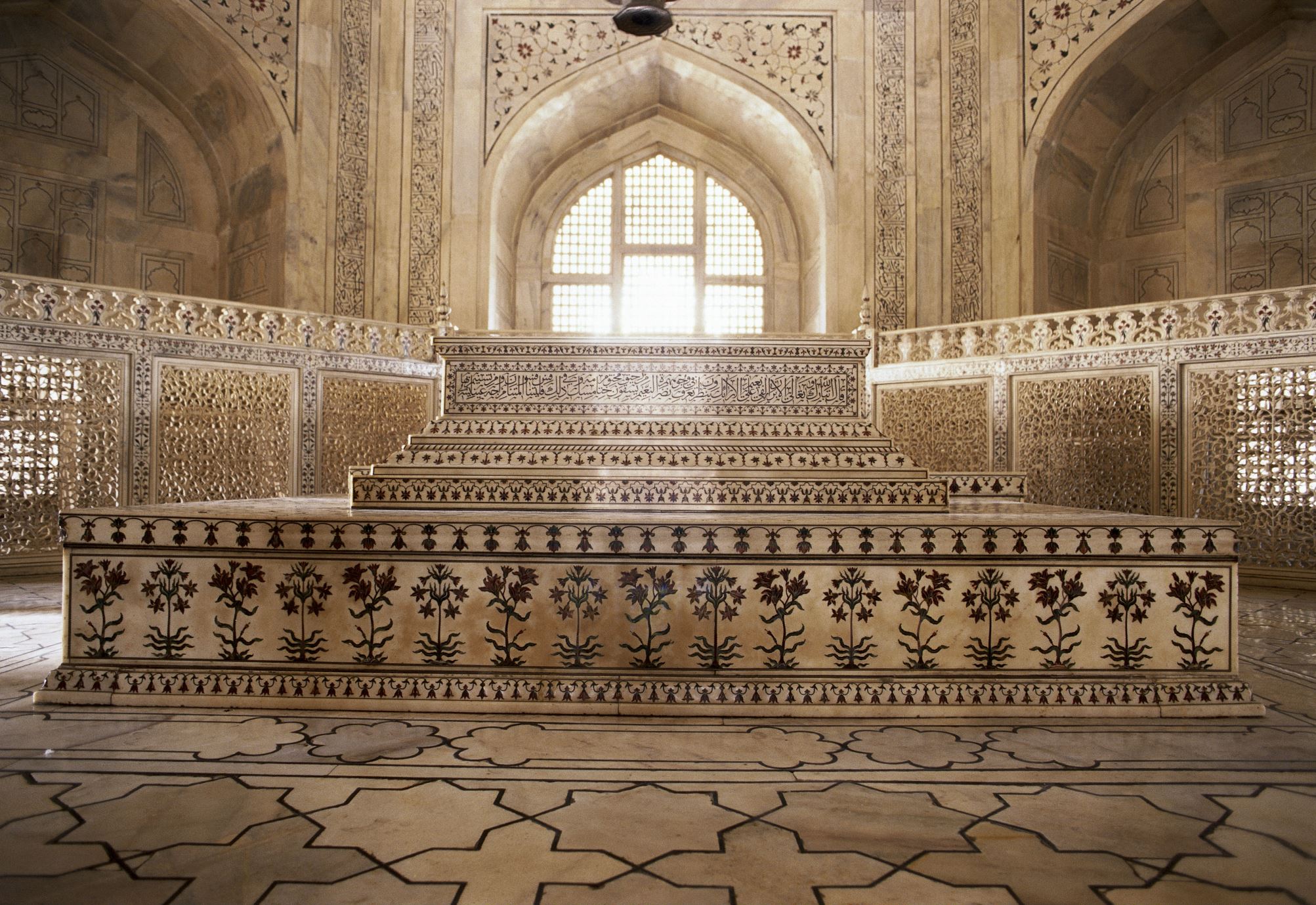 interesting facts about Mahal &