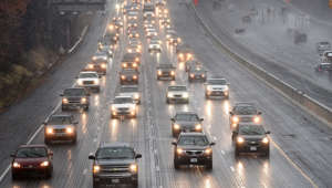 Heavy holiday traffic travels through wintry conditions on I-495 in Landover, Maryland - Jonathan Newton/ The Washington Post/Getty Images Heavy holiday traffic travels through wintry conditions on I-495 in Landover, Maryland on November 26, 2014.