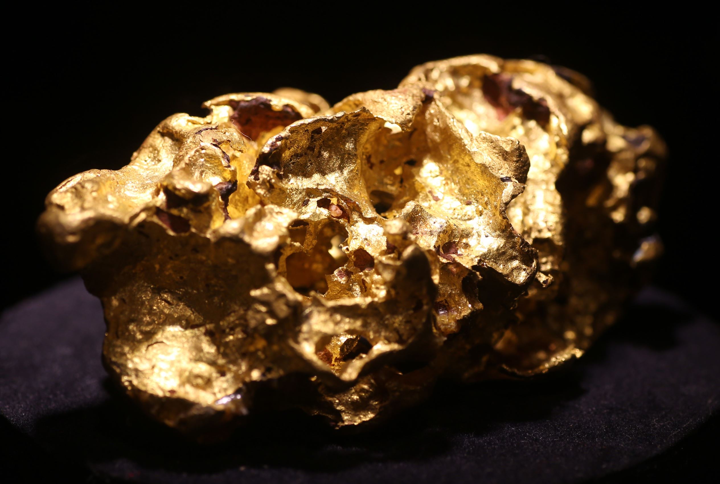 amazing, lesser-k**wn facts about gold