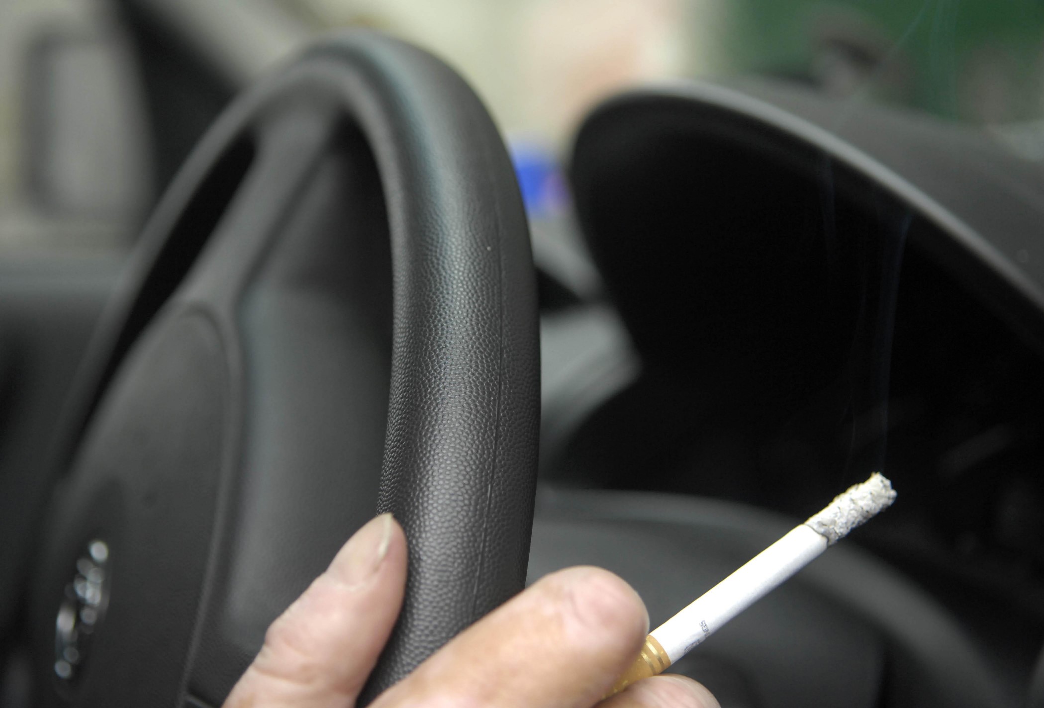 Smoking ban: campaign alert motorists