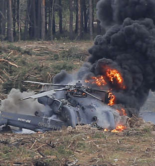 Helicóptero cai e piloto morre em show aéreo