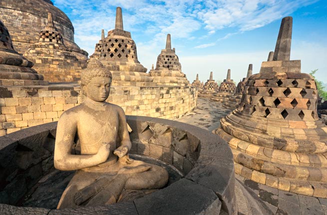awe-inspiring ruins from world's great
