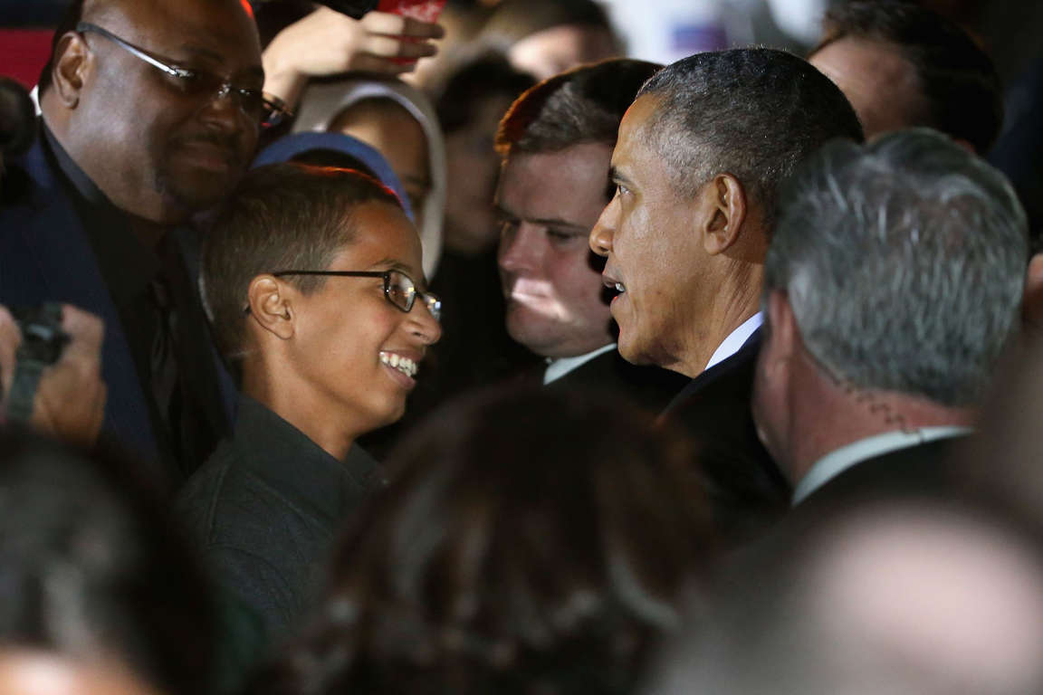 U.S. President Barack Obama (2nd R) talks with 14-year-old Ahmed Mohamed (C) during the second Astro... - Chip Somodevilla/Getty Images U.S. President Barack Obama (2nd R) talks with 14-year-old Ahmed Mohamed (C) during the second Astronomy Night on the South Lawn of the White House October 19, 2015 in Washington, DC.
