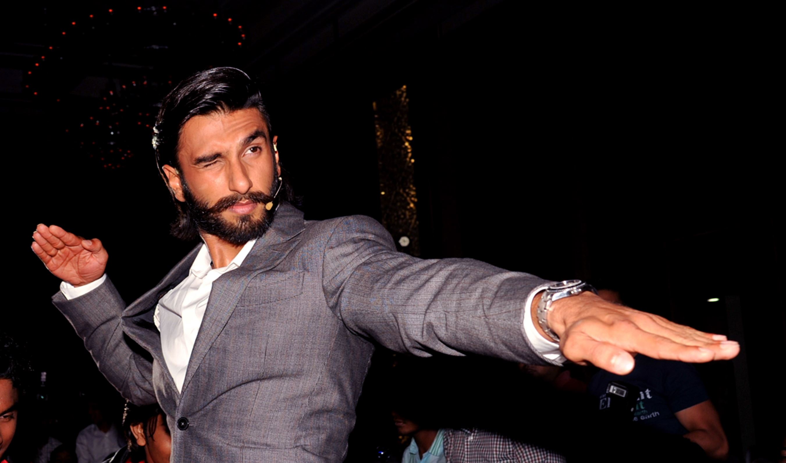 Ranveer Singh can?t stop kissing