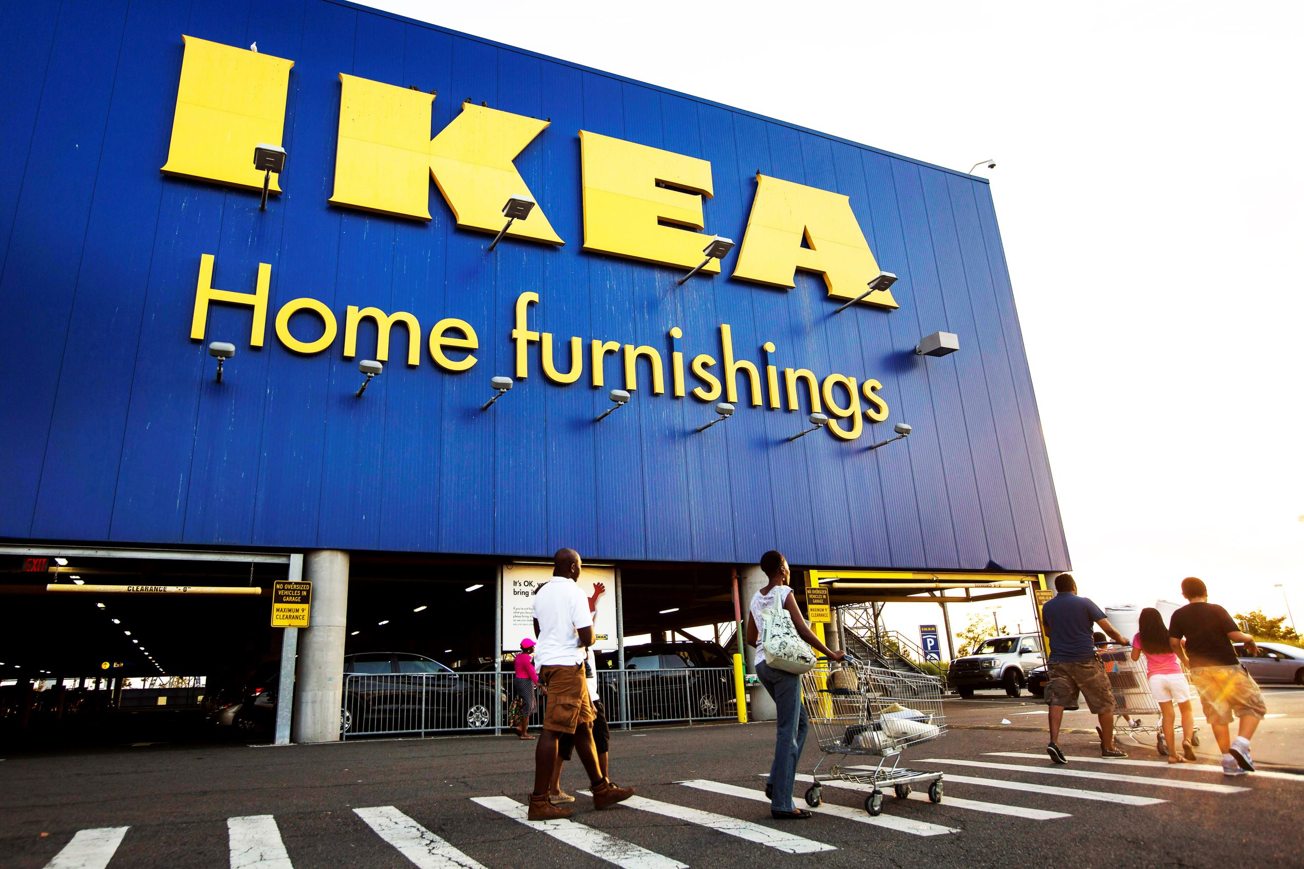 Ikea recalls dressers after child