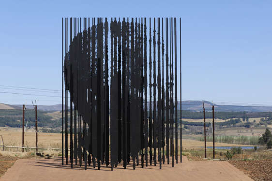 VARIOUS Mandela monument at the site of his arrest in 1962, sculpture Capture by Marco Cianfanelli and Jeremy Rose, Howick, KwaZulu-Natal, South Africa