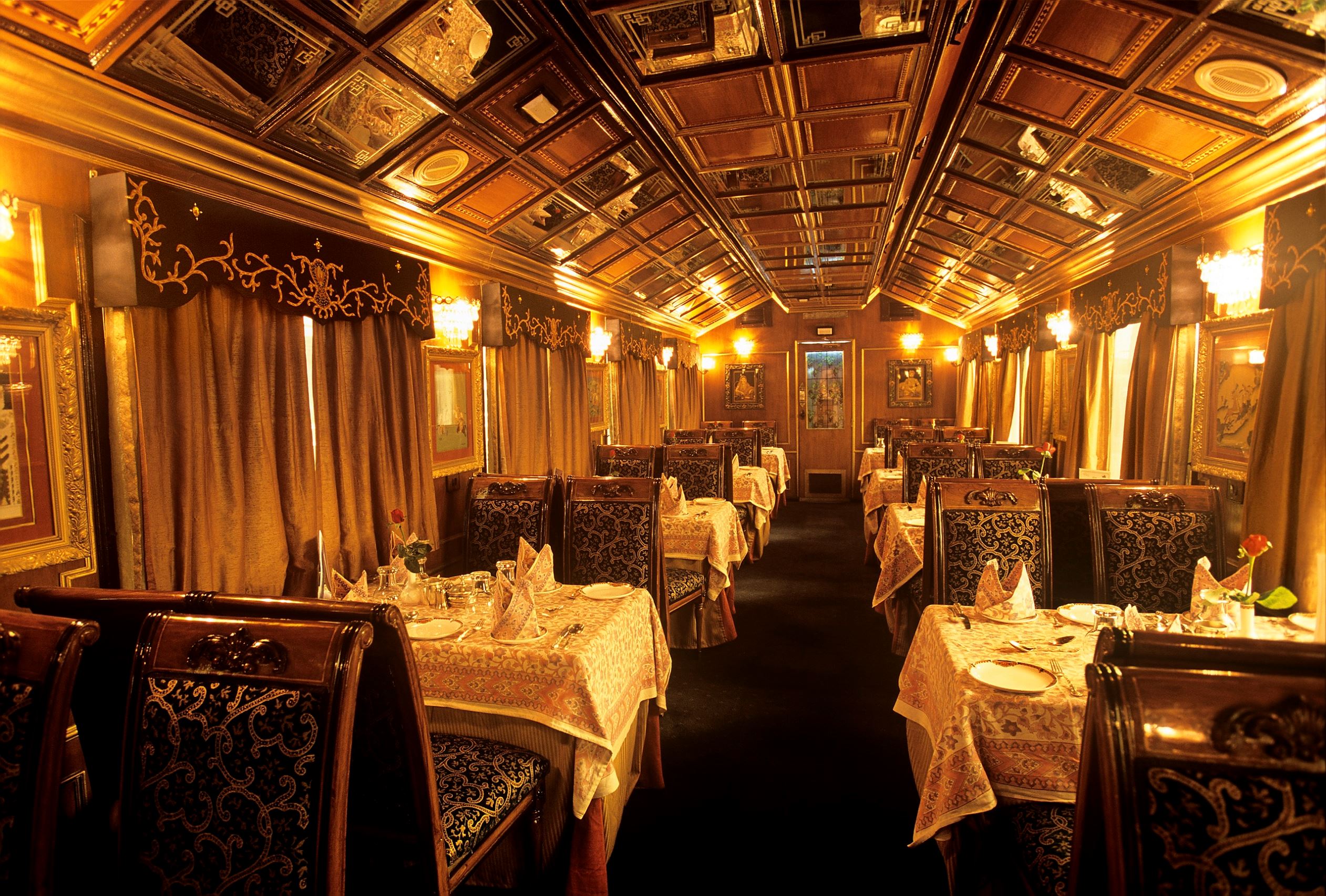 India's Palace Wheels: Luxury rail