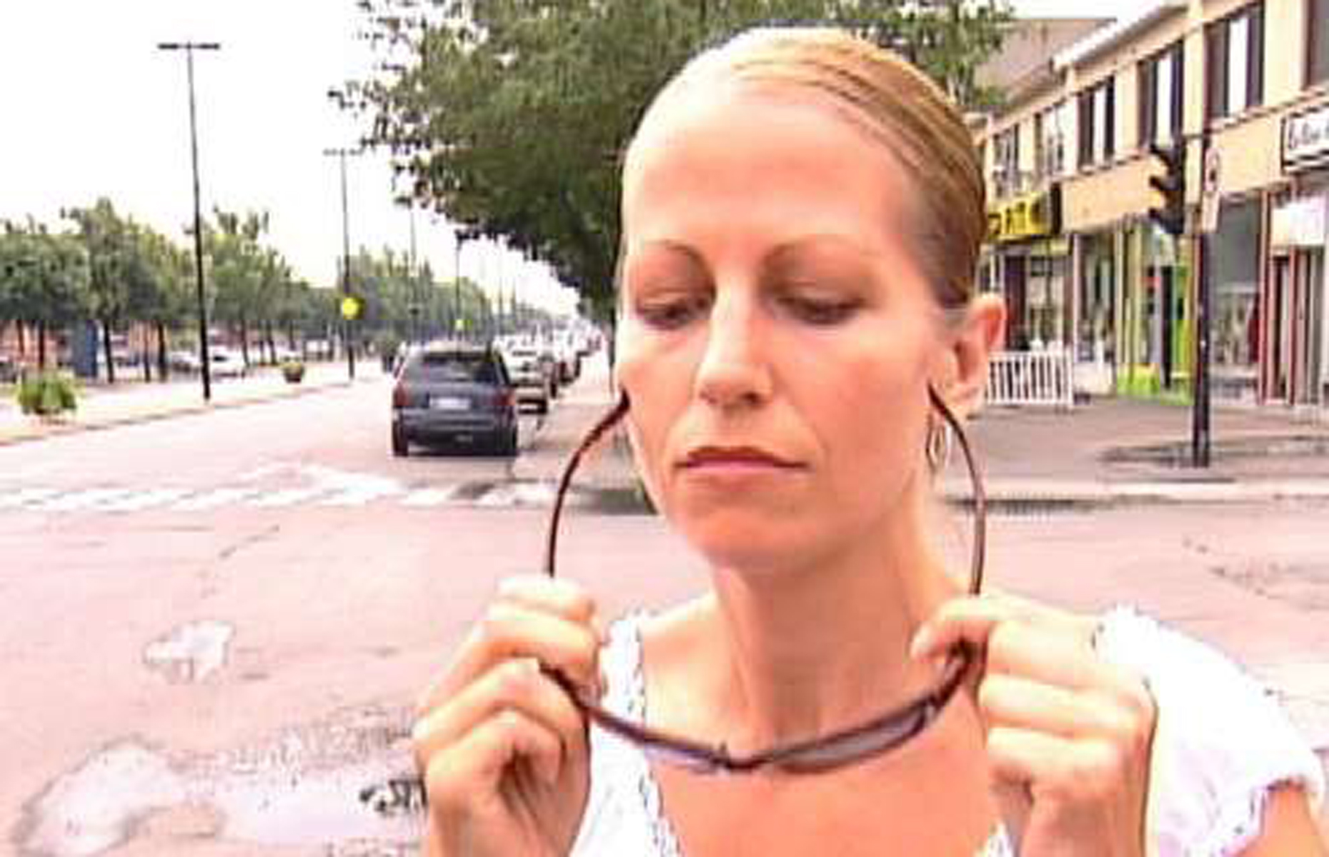 Karla Homolka volunteers school: reports