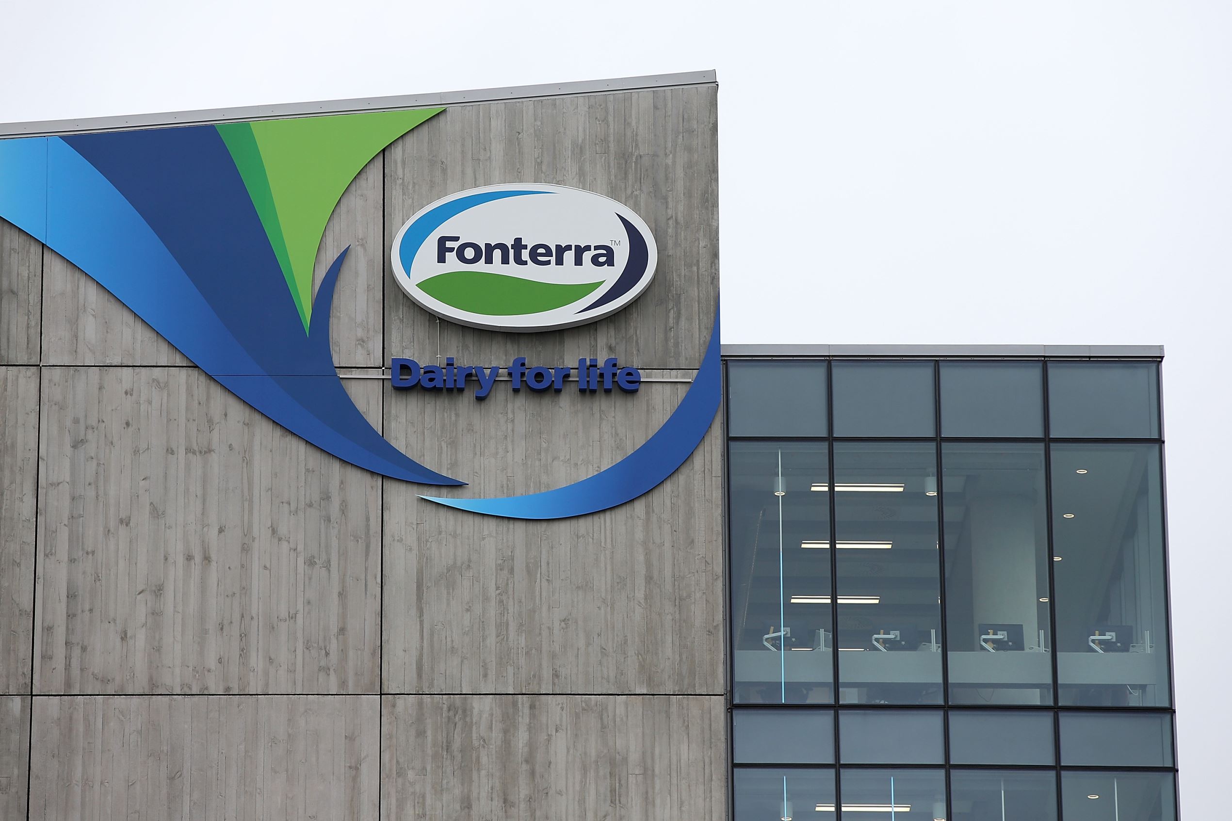 Prices fall Fonterra dairy auction