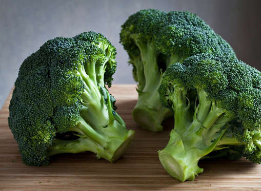 <p>Broccoli is packed with sulforaphane, a compound that wards off inflammation, improves blood sugar control, and protects blood vessels from the cardiovascular damage that’s often a consequence of diabetes. Add it to omelets, stir-frys and pasta dishes. </p>