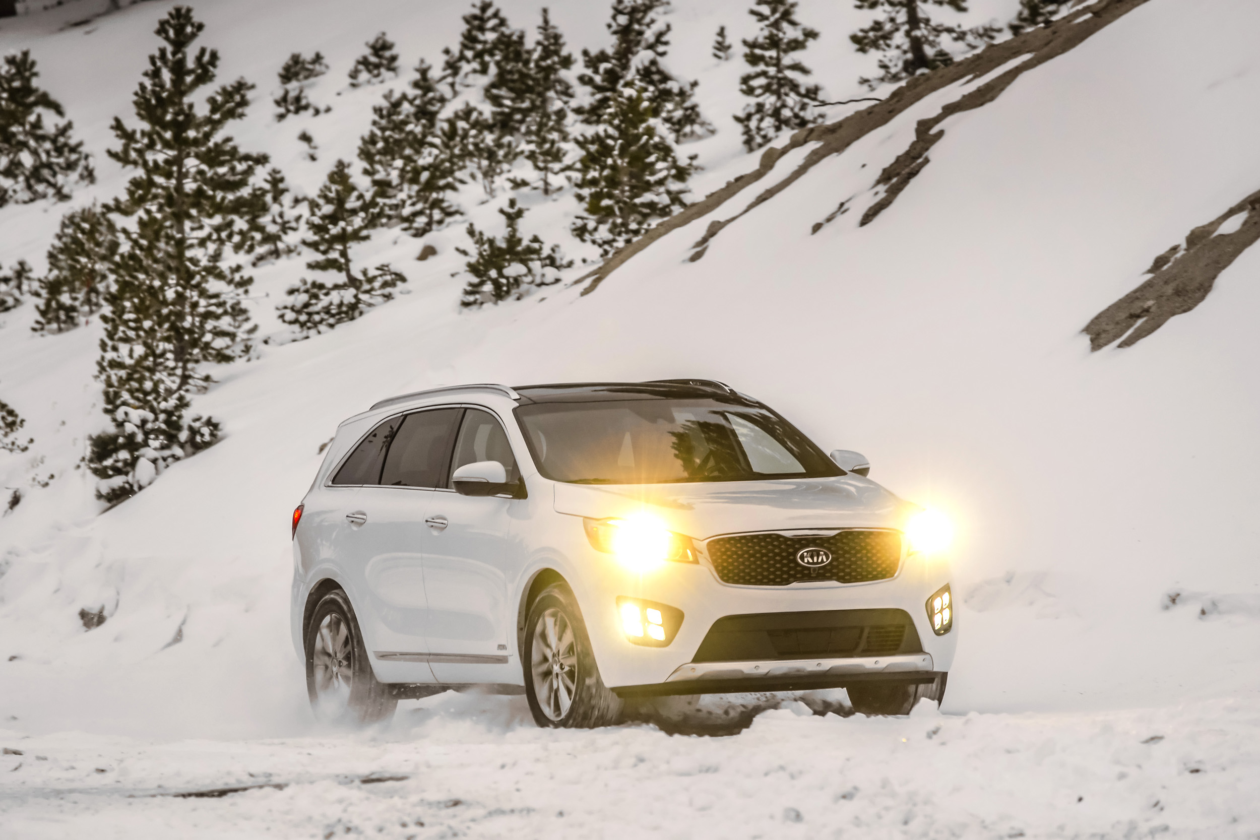 Most headlights unsafe, says IIHS