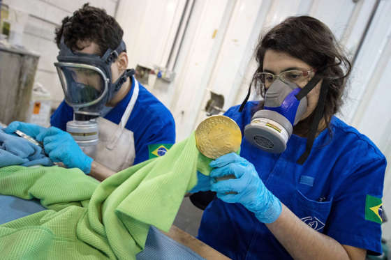 Proses Pembuatan Medali Olimpiade Rio