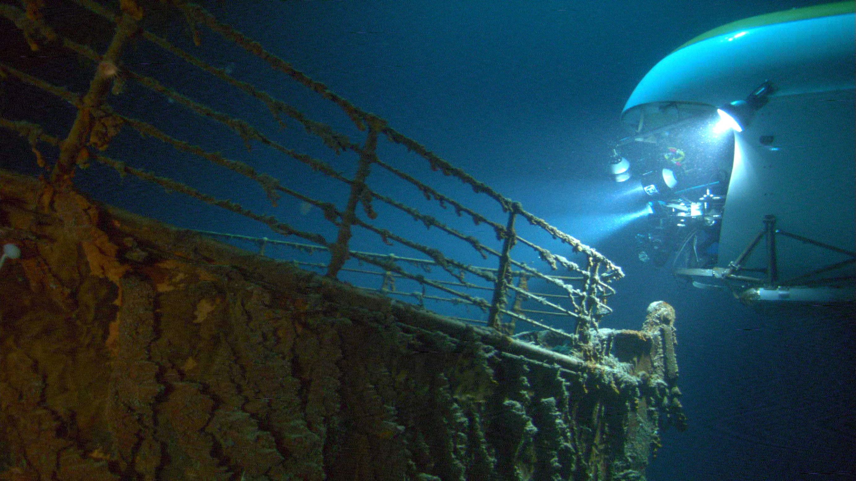 'Ghosts of the Abyss' Film - 2003 'Ghosts of the Abyss' -  a MIR submersible observing the bow of the Titanic wreck