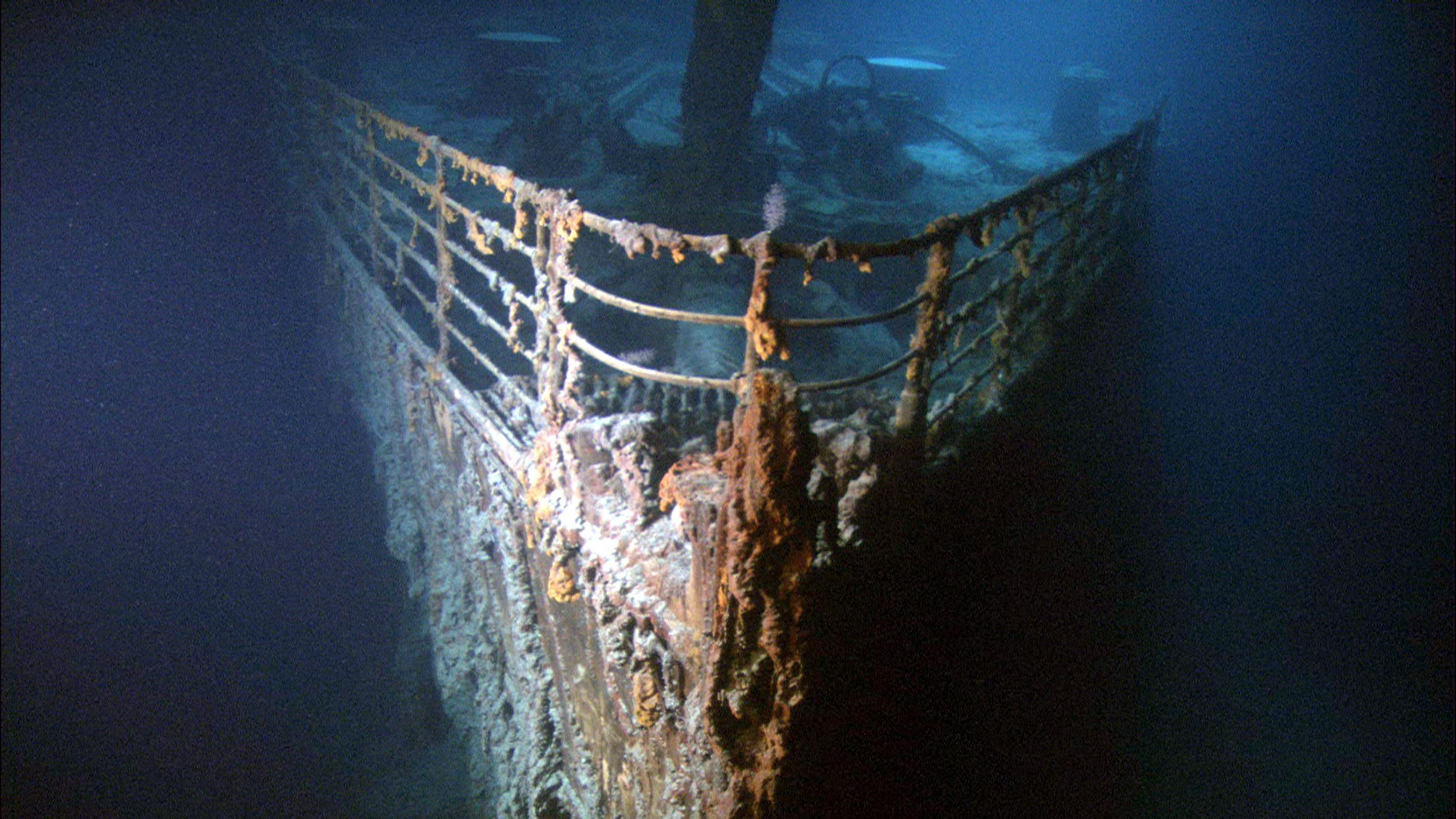 'Ghosts of the Abyss' Film - 2003 'Ghosts of the Abyss' -  Titanic's bow