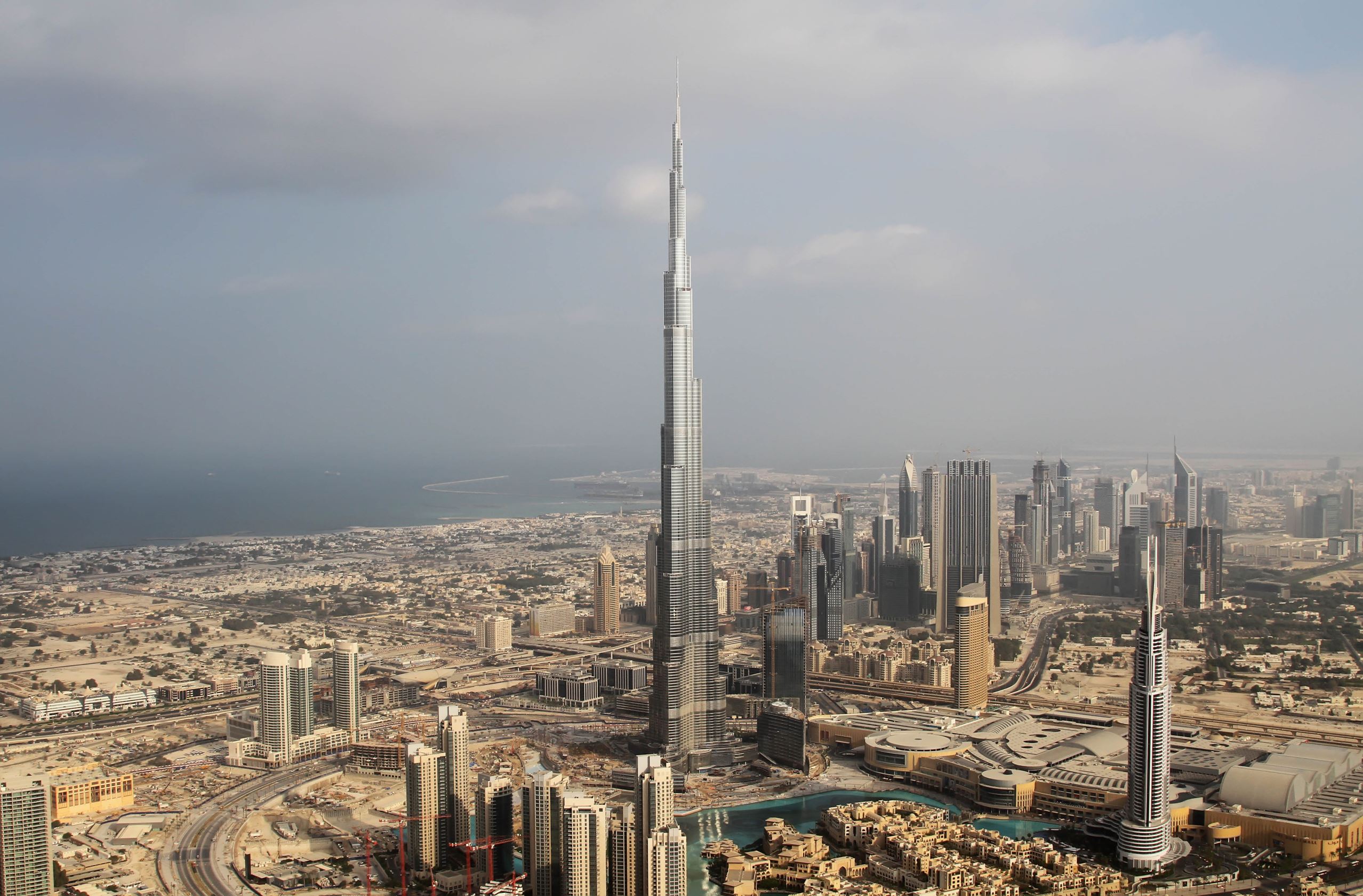 بالأرقام: برج خليفة وقصر الإمارات