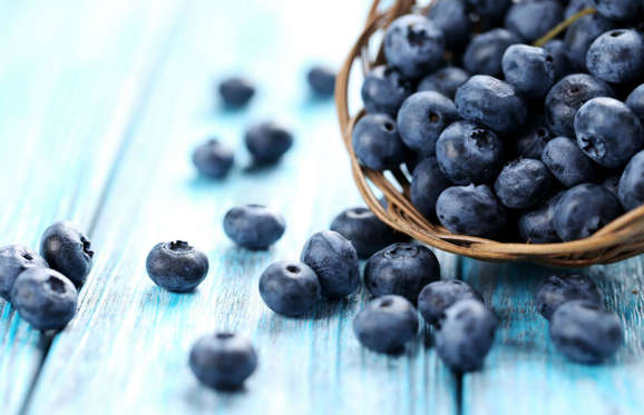 A study from Tufts University in the US found that the consumption of blueberries can be effective in improving or delaying short term memory loss.