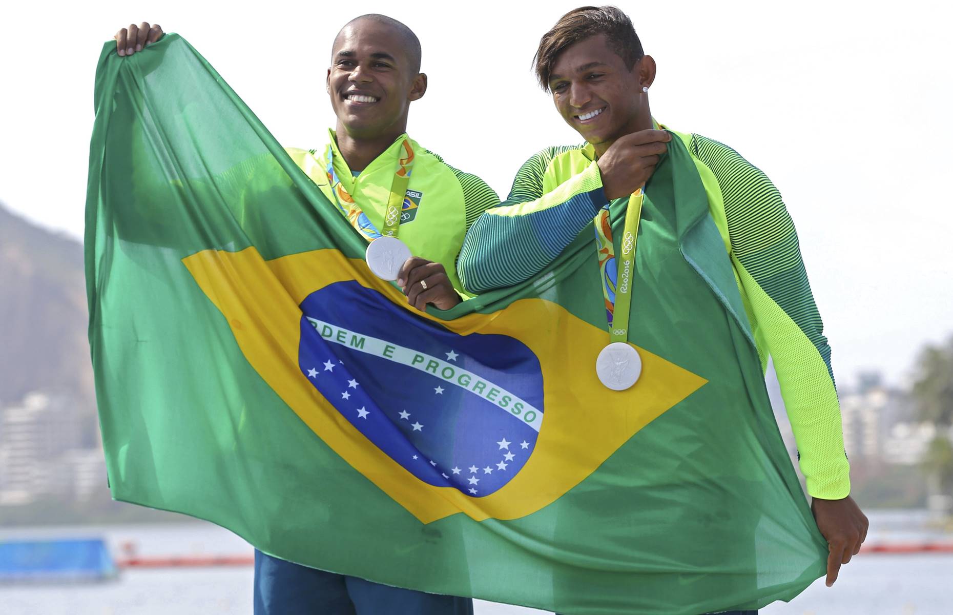 Isaquias Queiroz Erlon Silva prata