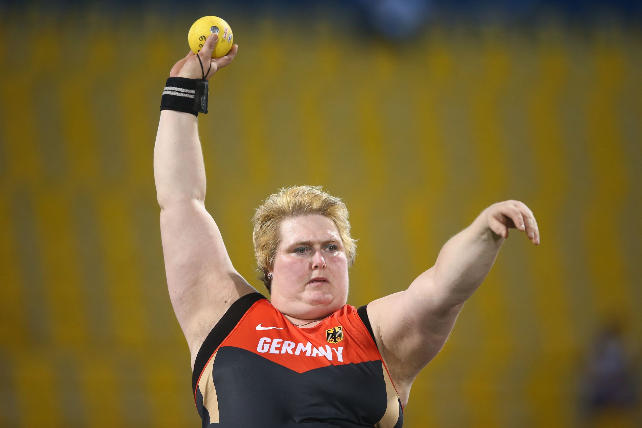 Ilke começou a carreira como um fenômeno do arremesso de peso e de disco, batendo treze vezes os recordes juvenis da época. Já competindo entre adultos, conquistou quatro medalhas em Campeonatos Mundiais e Europeus, além do ouro olímpico em Atlanta 1996.

Em 2011, contraiu uma infecção e teve que amputar uma perna por conta da sepse. Estreou em Jogos Paralímpicos em Londres 2012.