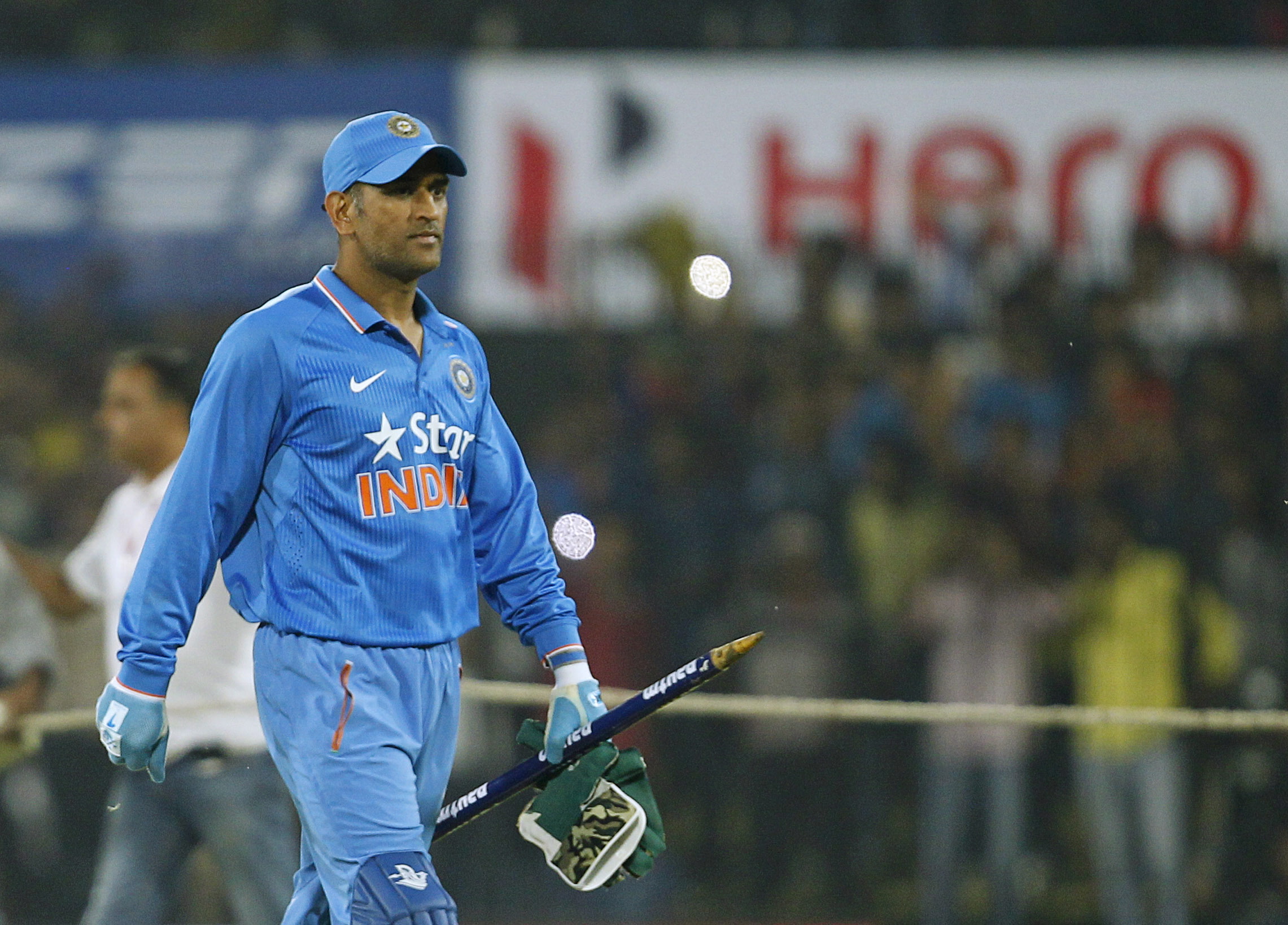 Embarrassing cricket world records