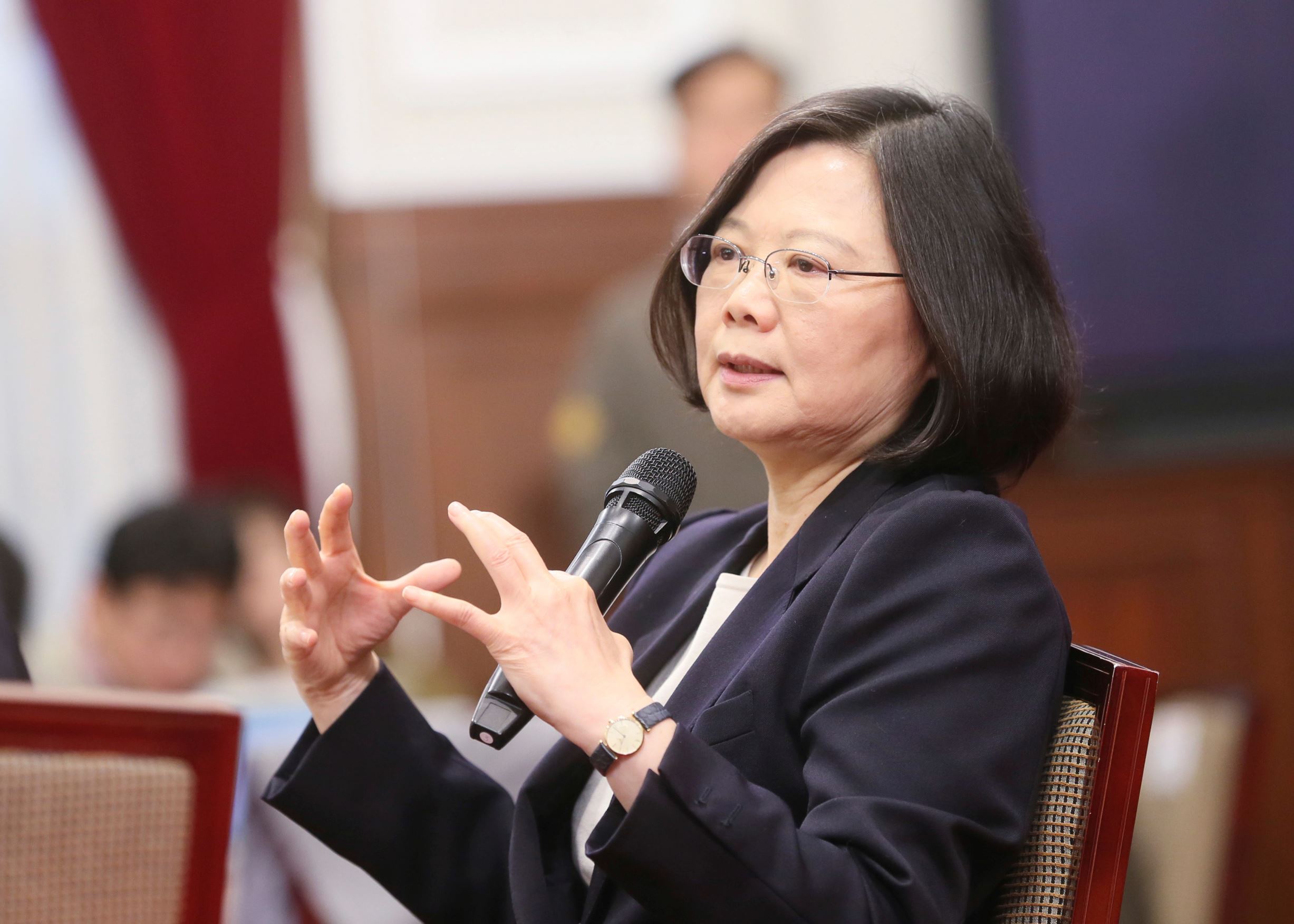 Official: US approves 1st arms sale to Taiwan under Trump