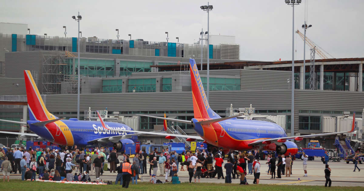 Accused Florida airport shooter to avoid death penalty in plea deal