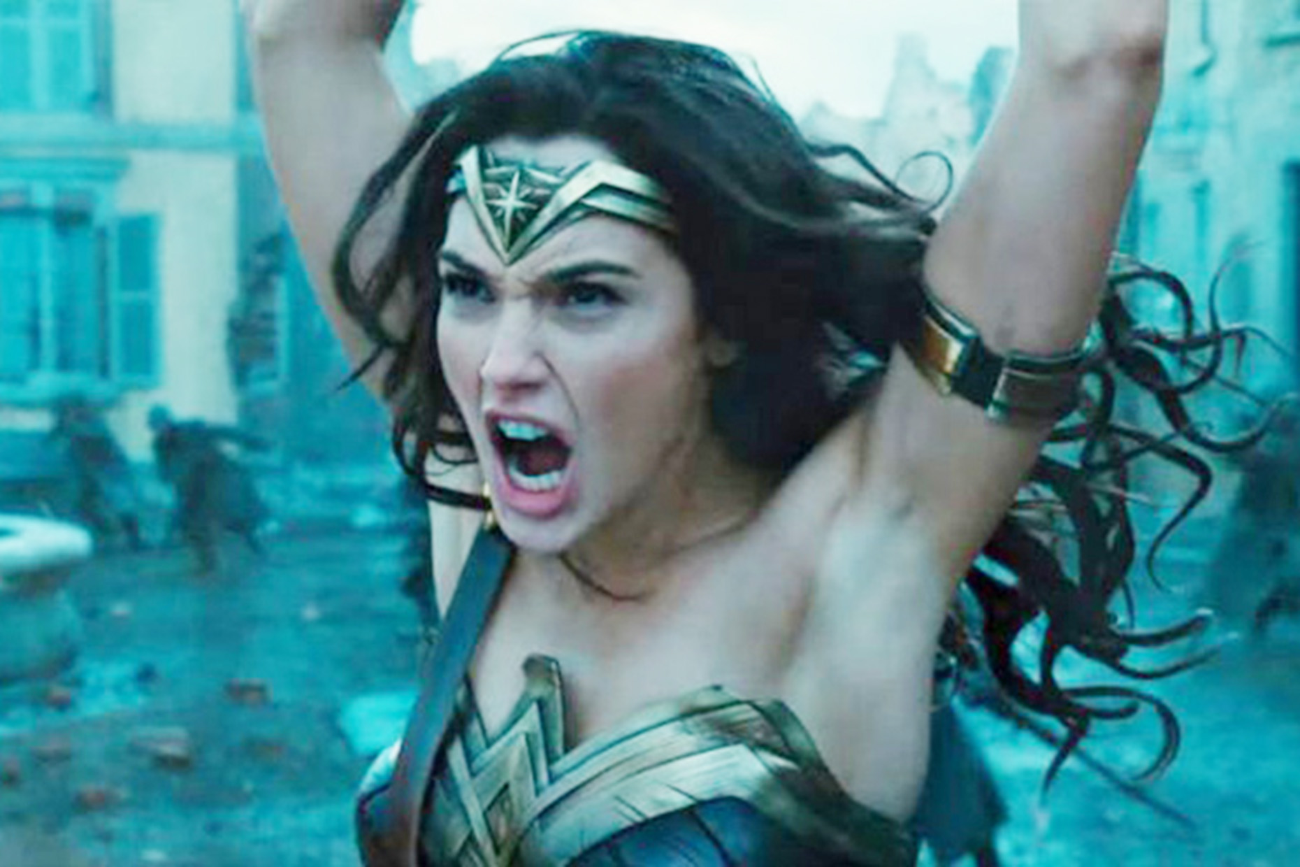 internet happy with Wonder Woman's