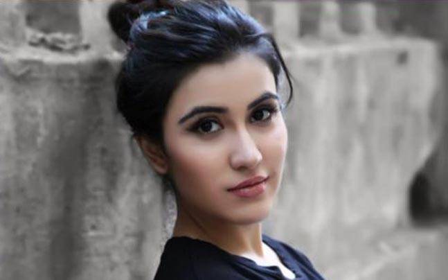 'Thapki Pyar star's swimsuit look