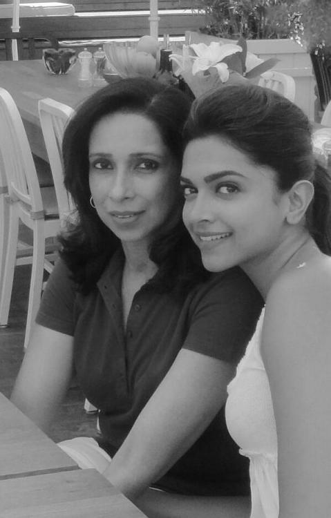 Bollywood celebrities with their mothers