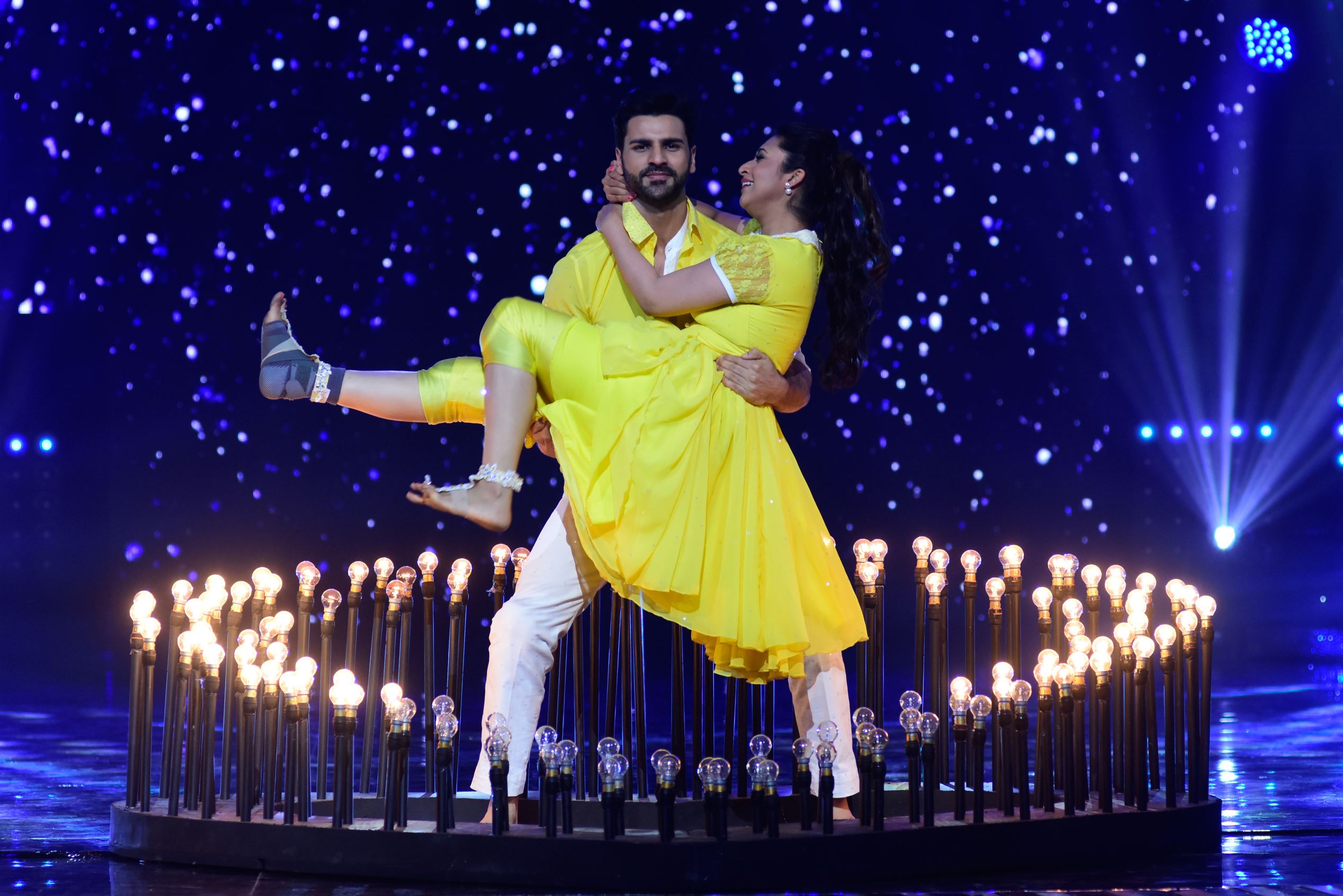 Divyanka lashes people judging relationship