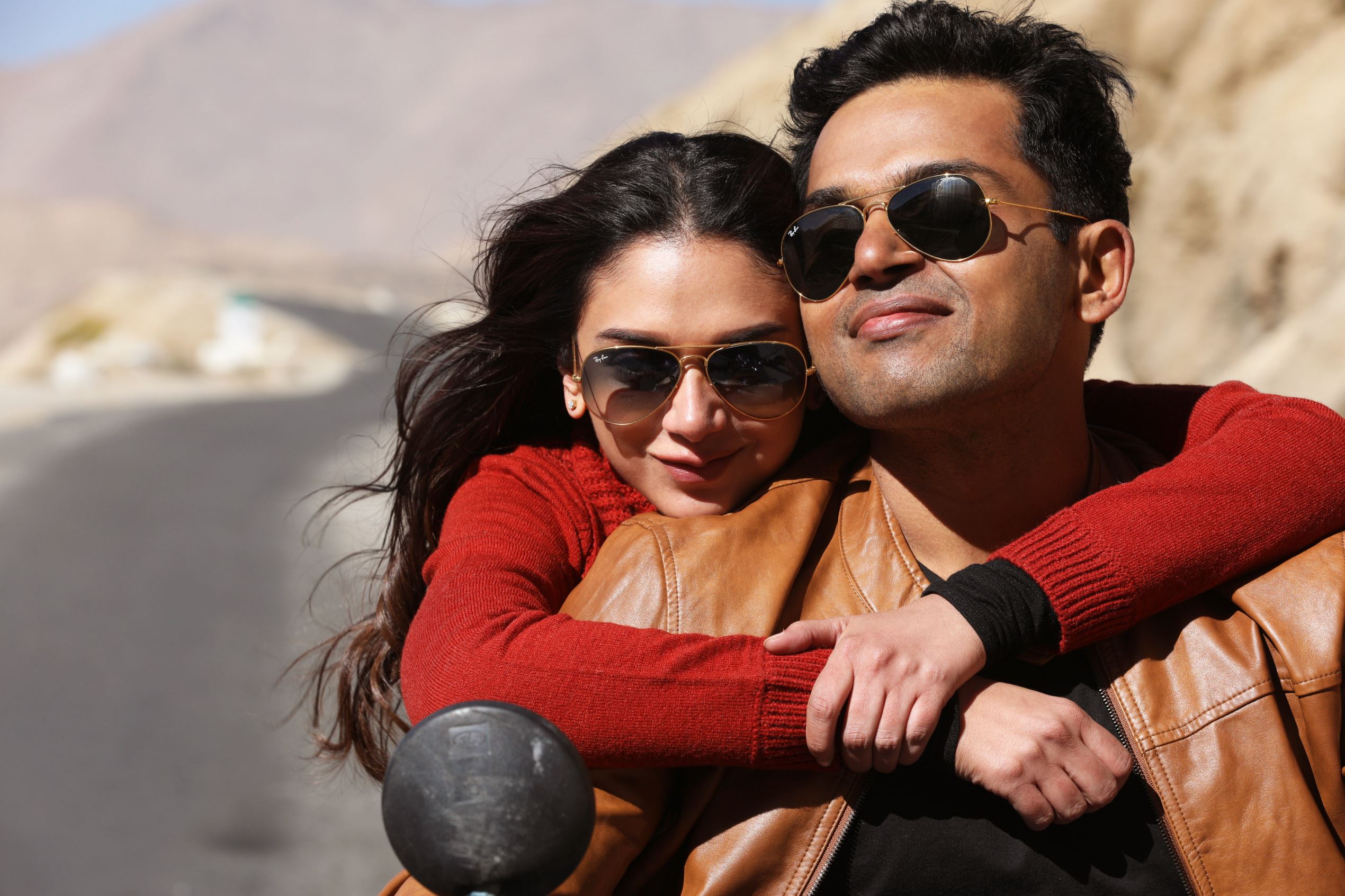 Movie reviews: 'Kaatru Veliyidai'