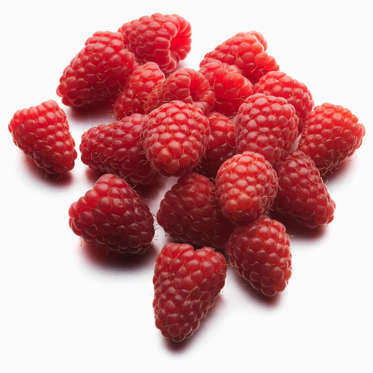 Add a handful of these bright berries to your cereal or salad whenever you can: just half a cup delivers 4 grams of fiber, as well as 25% of your daily recommended amounts of vitamin C and manganese. Raspberries are also a great source of powerful antioxidants and are high in polyphenols, which can help reduce your risk of heart disease.