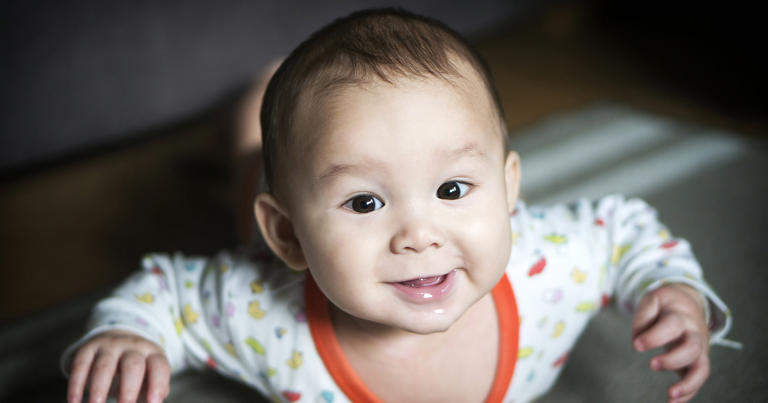 100 Nama Bayi Laki-Laki dan Perempuan yang Berarti Bahagia