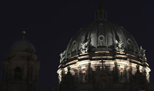 Berlin Cathedral left in the darkness on Wednesday night