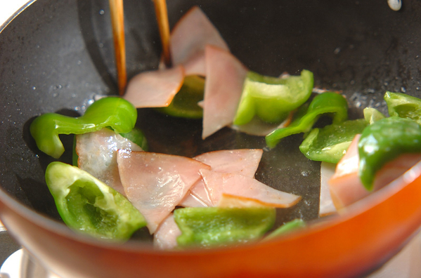 「超簡単副菜！ピーマンとハムの塩炒め」の作り方~ペロリと食べちゃう！ピーマン大量消費レシピ~