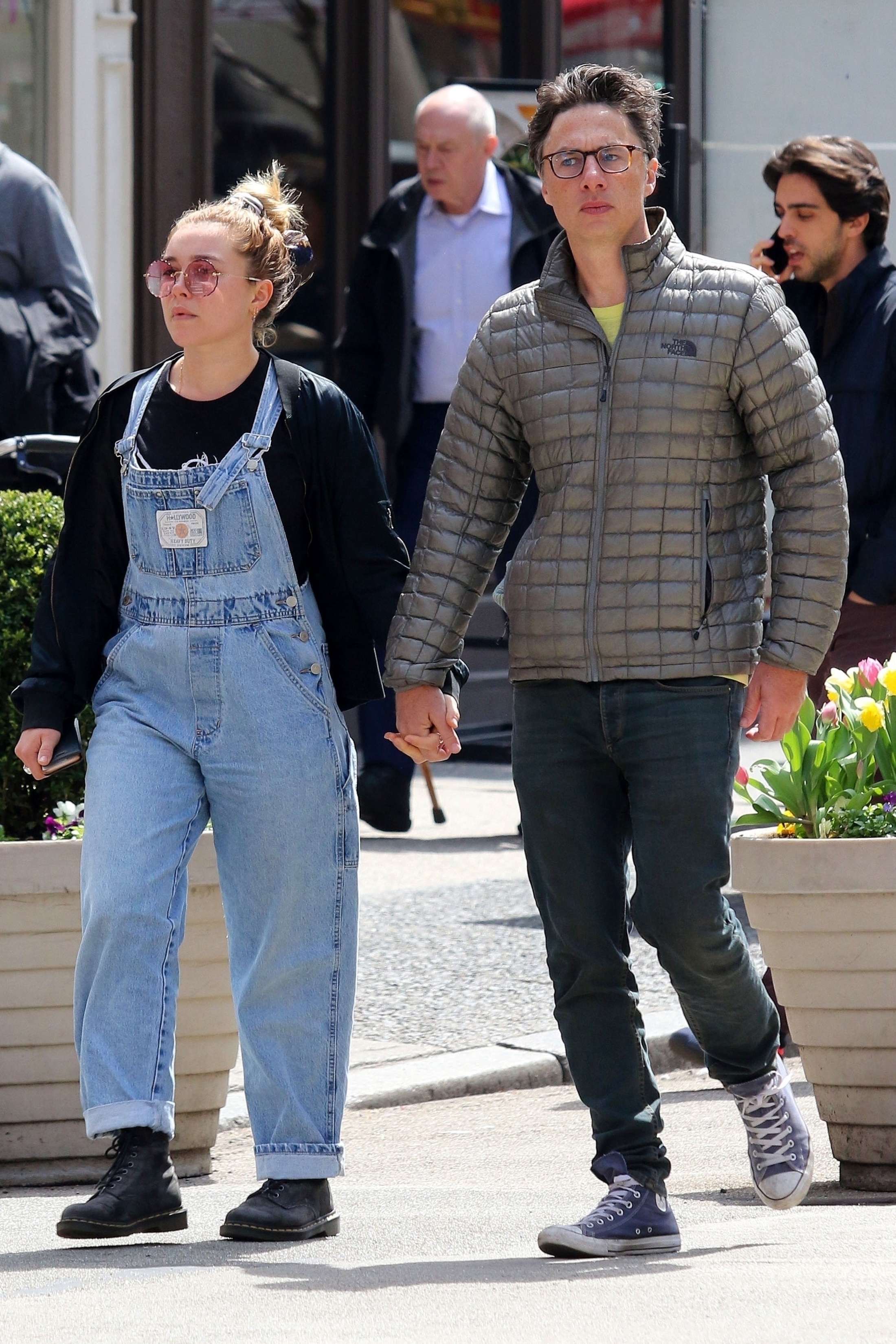 <p>In April 2019, actor-director Zach Braff was photographed holding hands in New York City with "Fighting With My Family," "Little Women" and "Black Widow" actress Florence Pugh, who was newly 23 at the time. The pair -- who have 21 years between them -- later took their <a href="https://www.wonderwall.com/news/zach-braff-dating-florence-pugh-age-difference-report-3021281.article">romance</a> more public. They split in 2022 after three years of dating.</p>