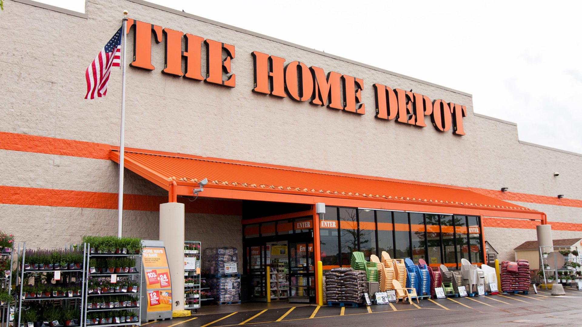 7 Outdoor Items You Need To Buy at Home Depot Before Summer