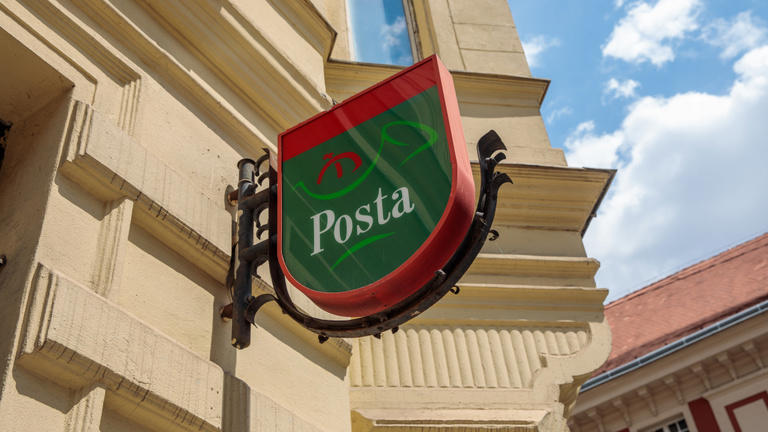 újabb áremelés lépett életbe a magyar postánál, szinte az összes szolgáltatás drágult