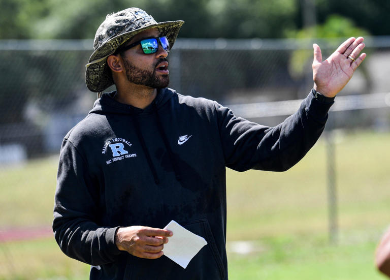 Wayne Younger resigns as Rockledge head football coach