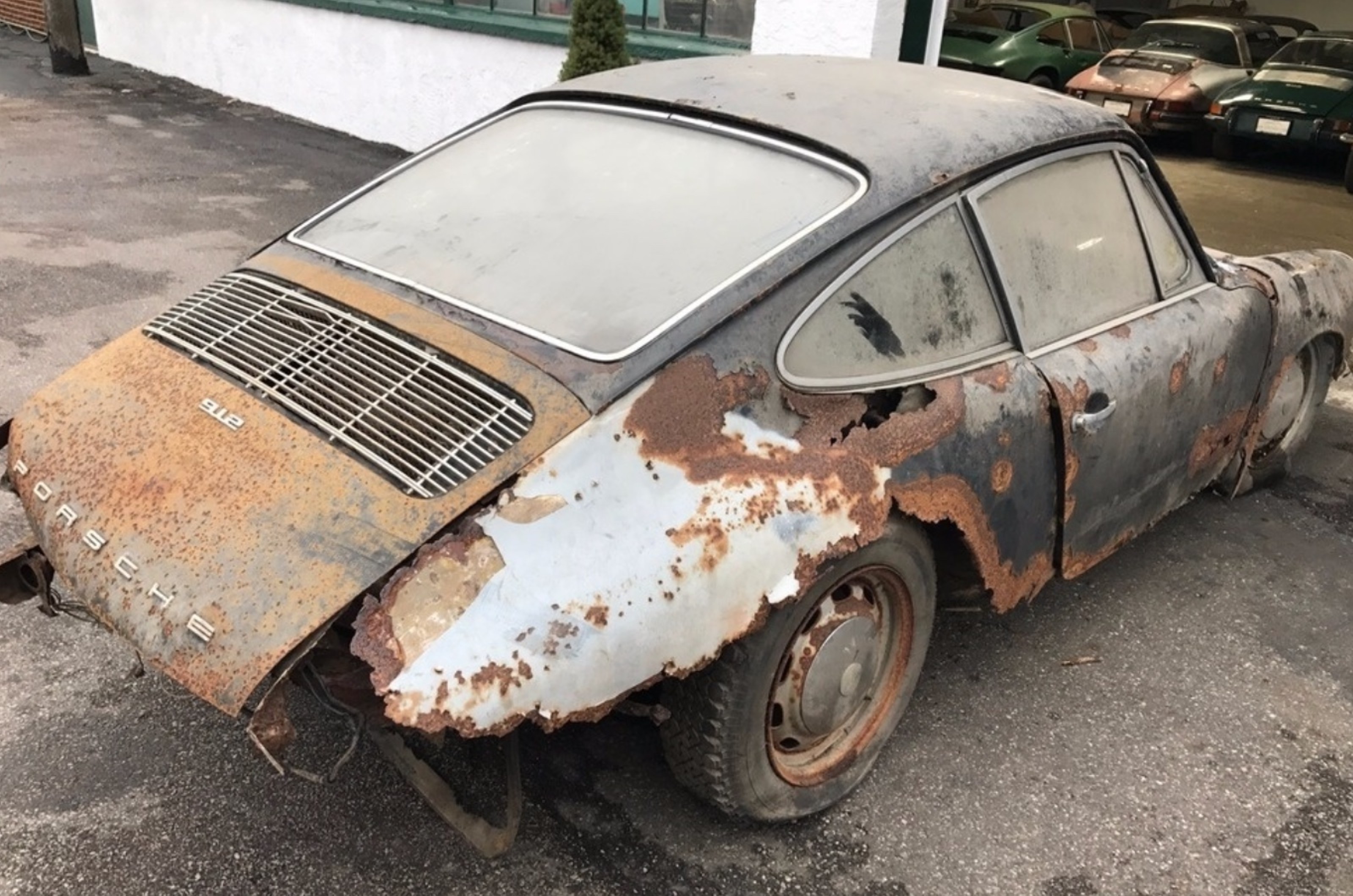 14 forgotten barn-find Porsches