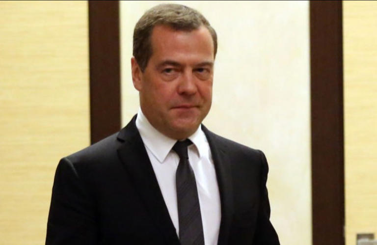 Dmitri Medvedev appelle la Russie à changer de cibles après les récentes attaques ukrainiennes