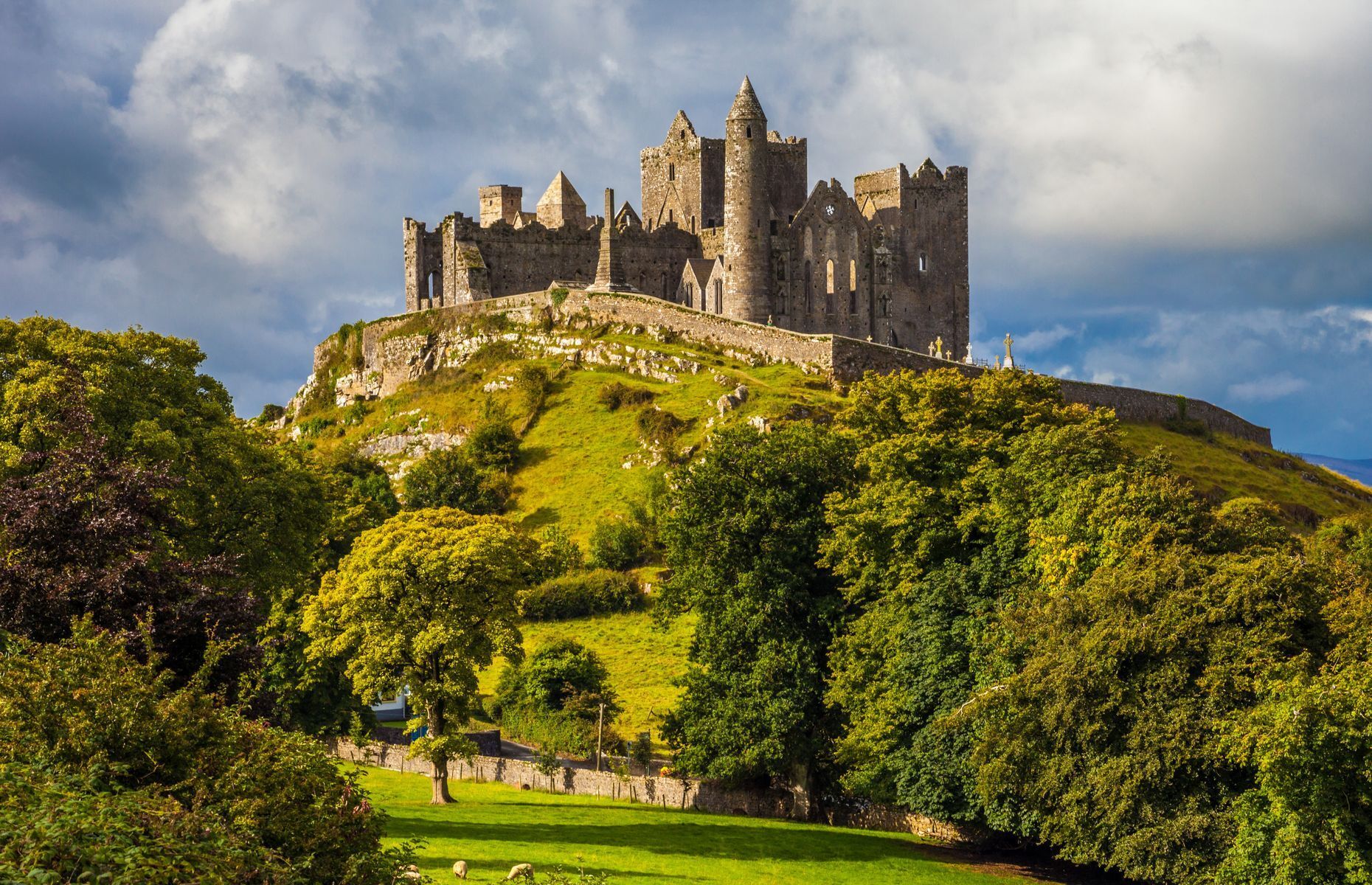 <p>The <a href="https://heritageireland.ie/visit/places-to-visit/rock-of-cashel/" rel="noreferrer noopener">Rock of Cashel</a> is a medieval relic located in County Tipperary and one of Ireland’s top heritage sites for tourists. Among several buildings dating from the Middle Ages, you’ll find a 15th-century castle, a Romanesque chapel, and a Gothic cathedral, all perched on top of a cliff.</p>