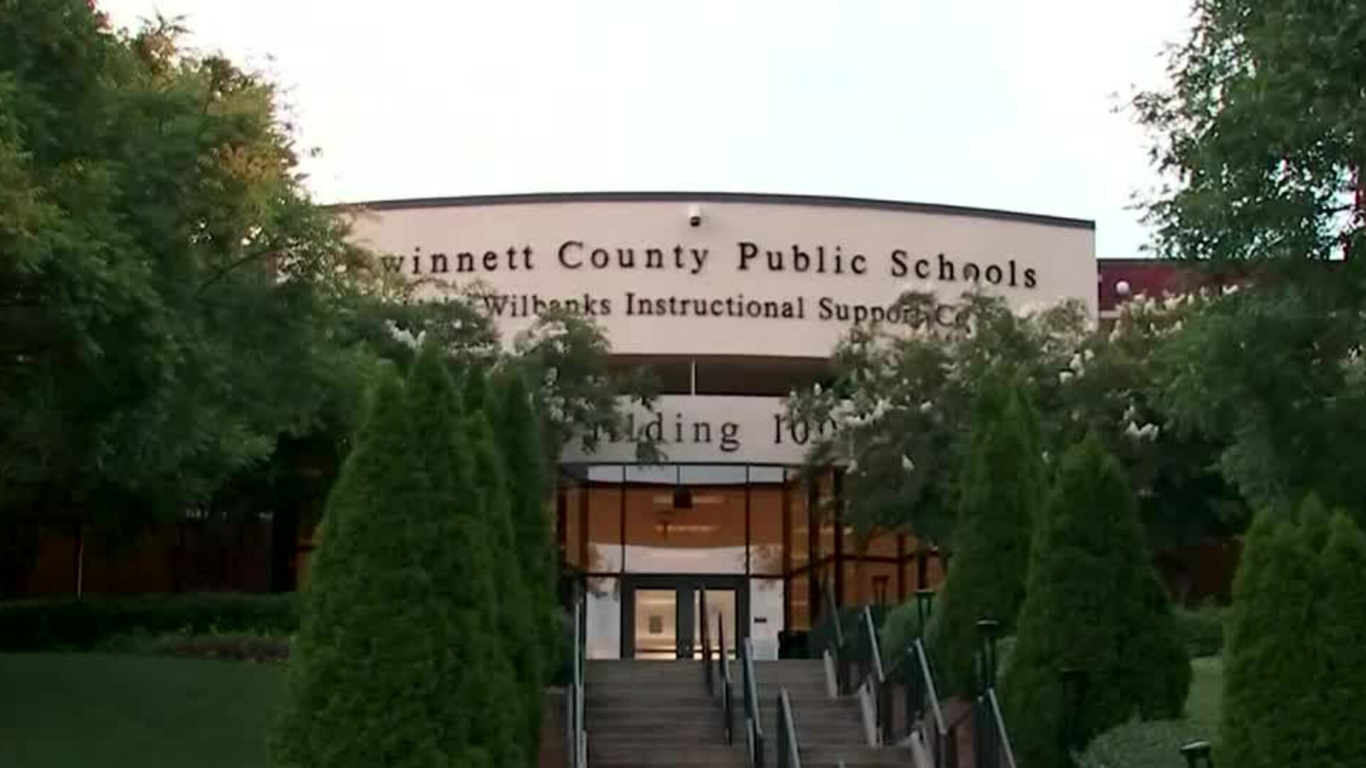 County Schools employees get 1K bonus