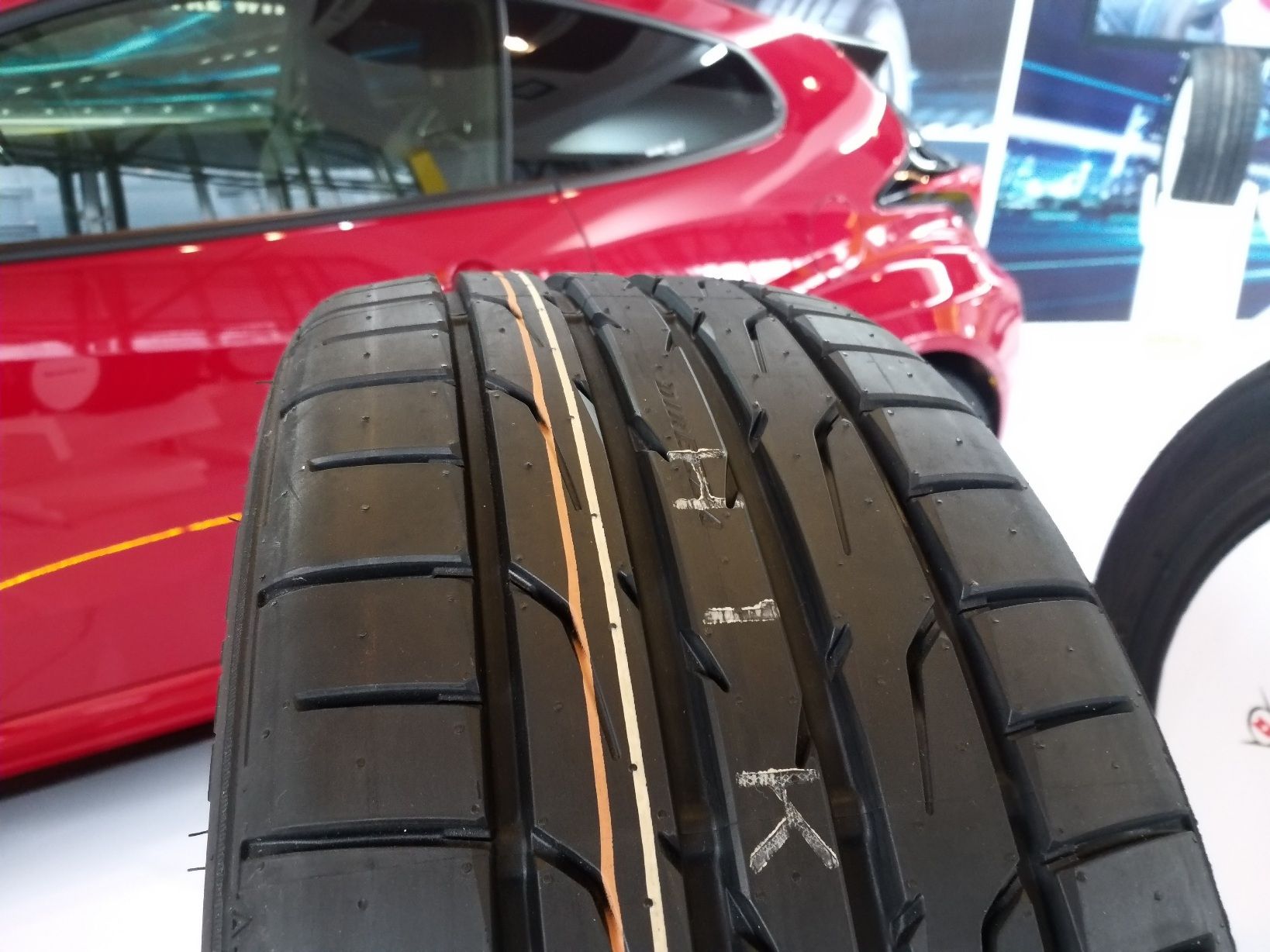 Dunlop direzza dz102. Модели Dunlop Direzza для внутреннего рынка. Строение бескамерной шины Dunlop Direzza