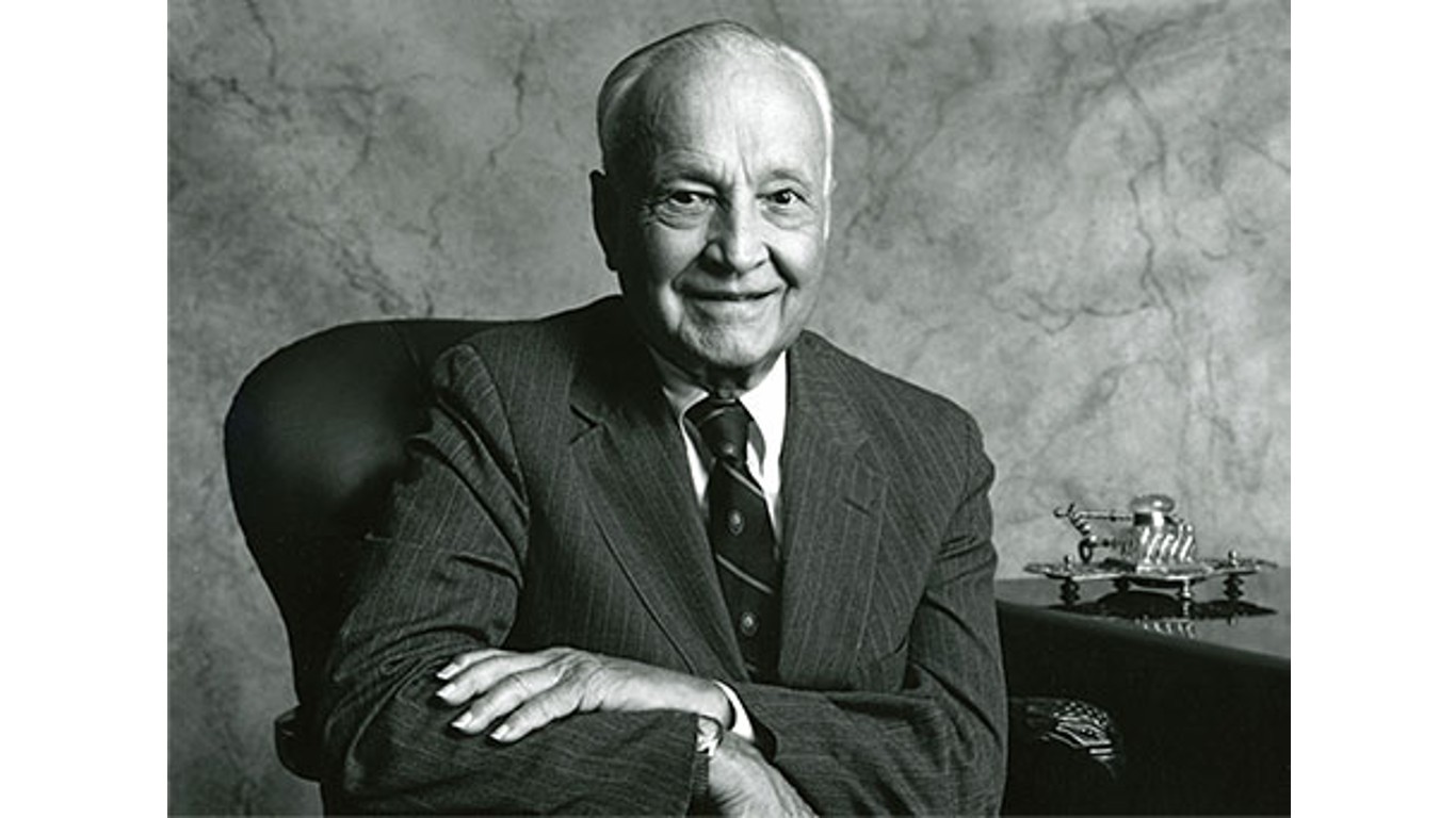 <p><strong>> Occupation:</strong> Banker/investor<br> <strong>> Year citizenship renounced:</strong> 1968</p> <p>Banker and financier John Templeton founded the Templeton Growth Fund. He was once called by Money magazine "the greatest global stock picker of the century" and was a pioneer in foreign investing. Templeton renounced his U.S. citizenship in 1968, before he sold his company to Franklin Resources, and moved to the Bahamas. He said he emigrated to avoid pressure from Wall Street so he could make clearer investment decisions. Bahamians don't pay income or investment tax.</p>